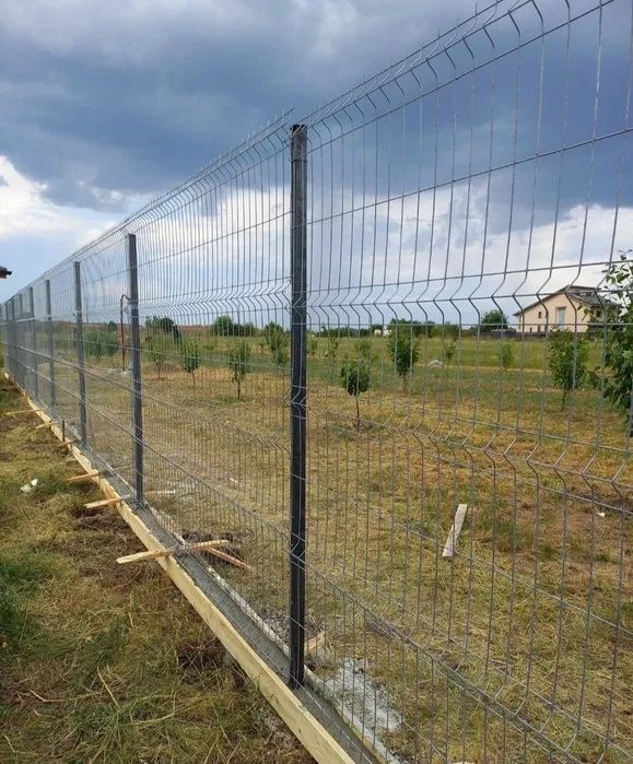 Executam garduri si porti plasa bordurata sipca metalica tabla cutata
