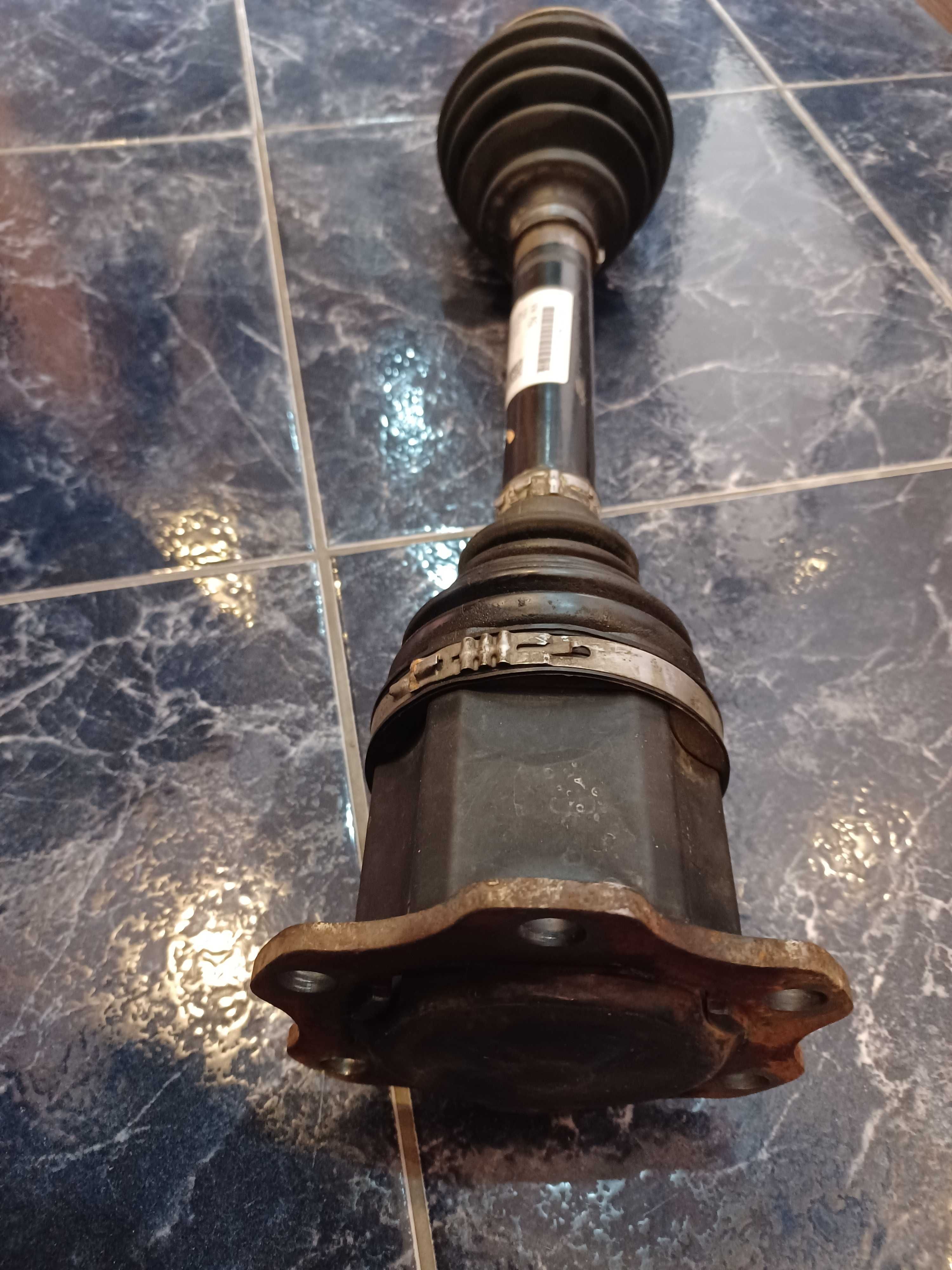 Полуоска за Audi Q5 80А II FYB 16-20 NEW с номер 80A407271E