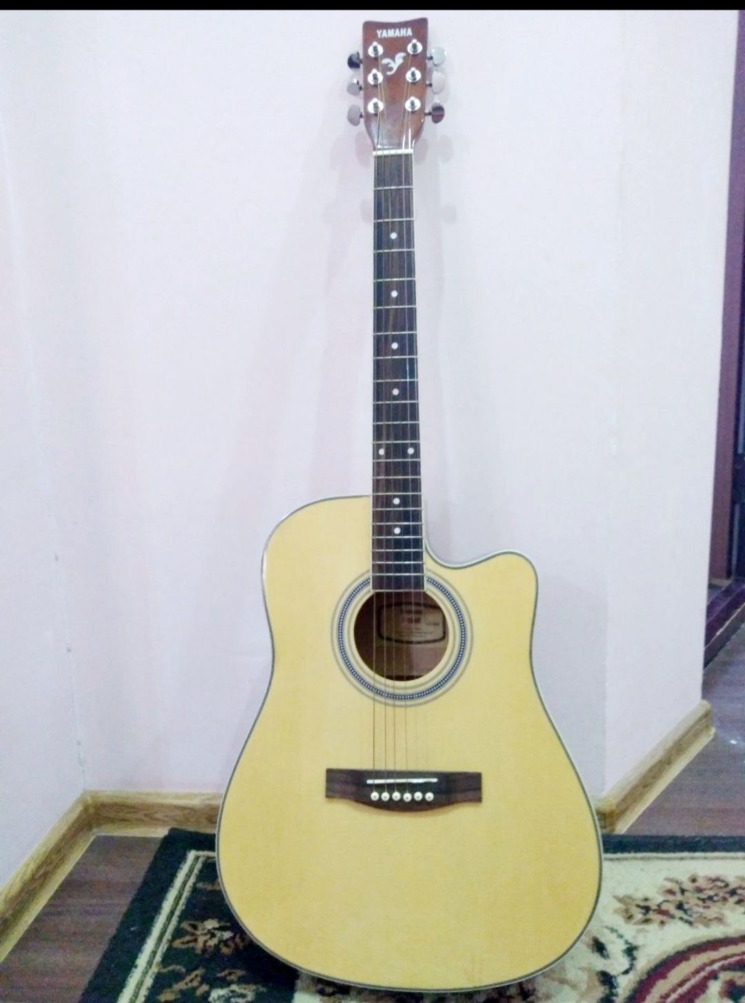 Gitara Yamaha f-3000