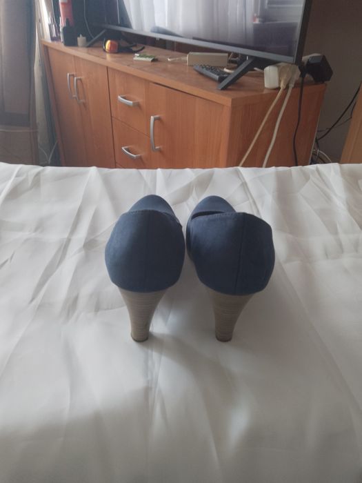 Сини обувки на Marco Tozzi велур