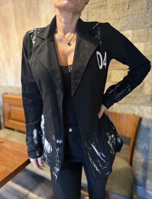 Дамско сако с надписи