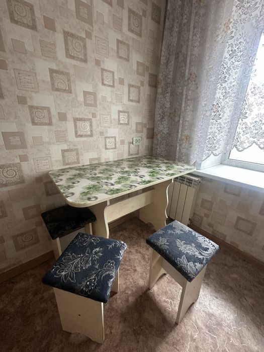 Кухонный стол+стулья