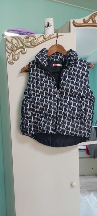 Дамски стилни дрехи.