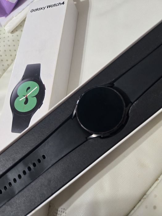 Смарт часовник Samsung Galaxy Watch 4