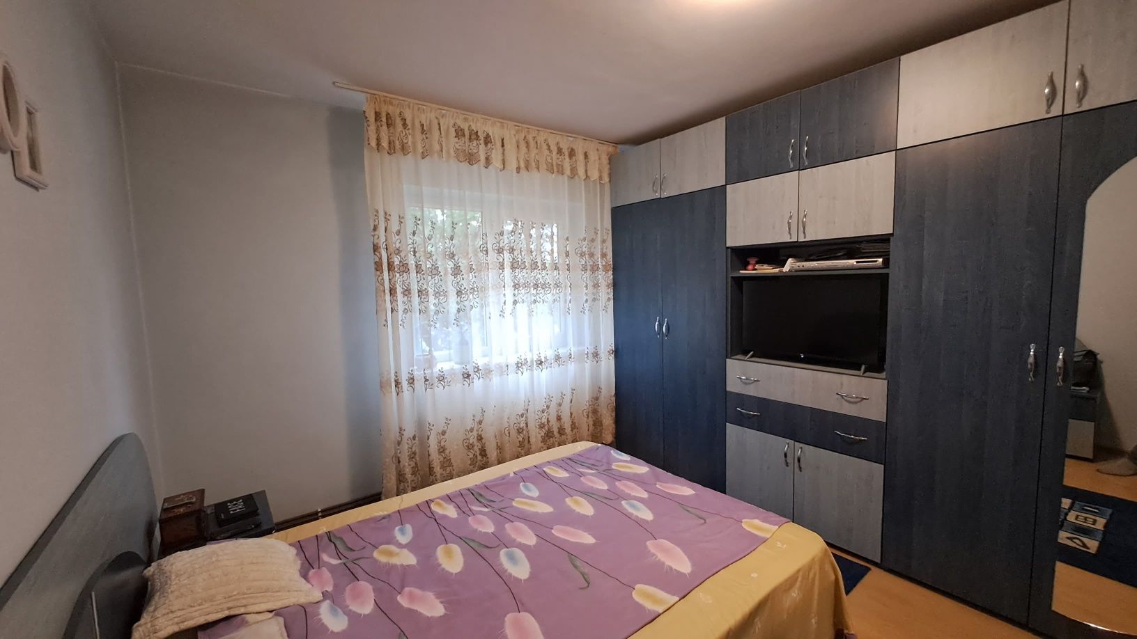 Vând/Schimb apartament cu 3 camere decomandat