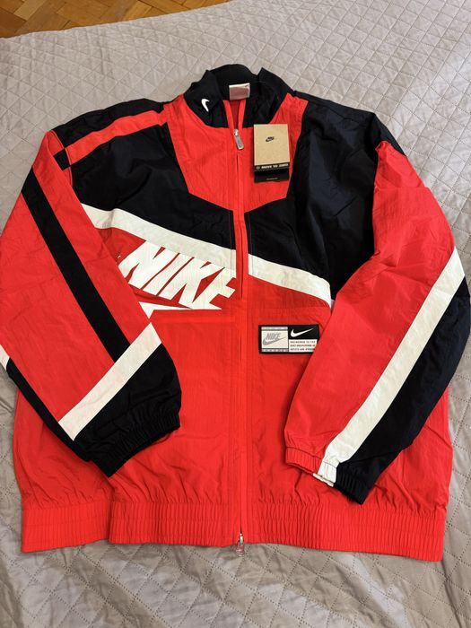 Яке найк - червено, абсолютно ново