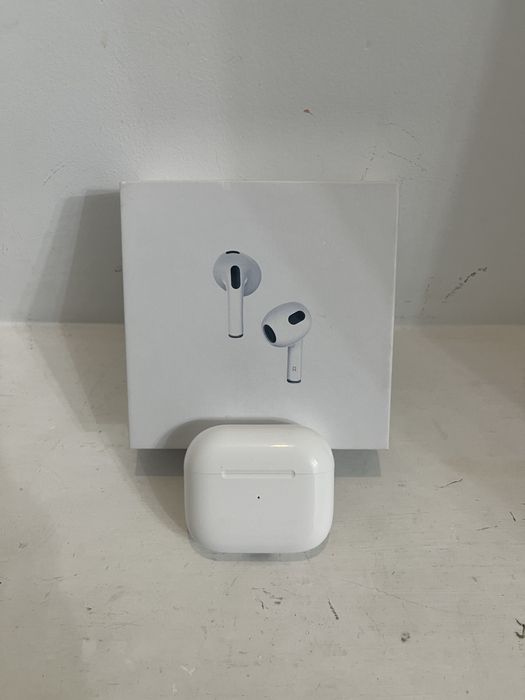 Эйрподсы с коробками и тд