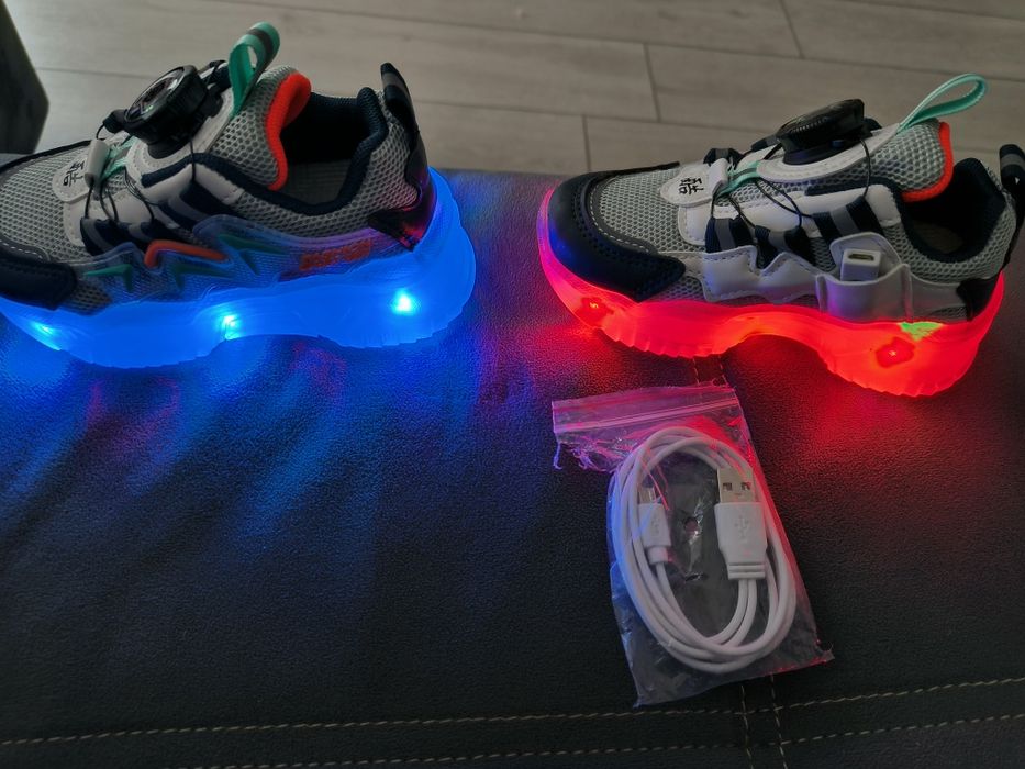 Adidasi baieti cu sistem boa