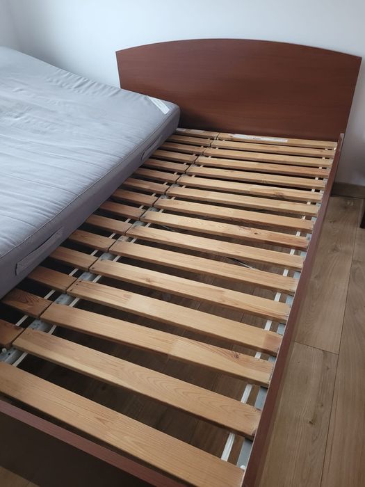 Vand dormitor pat Ikea 160x200, sifonier si noptiera Mobexpert