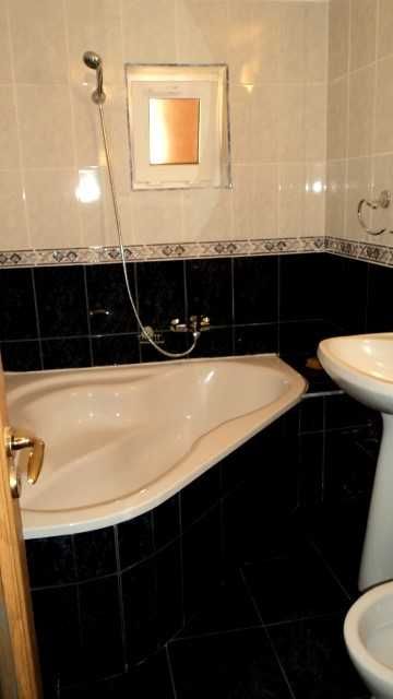 ETAJ 1- Inchiriere apartament 3 camere , CFR ,Targoviste