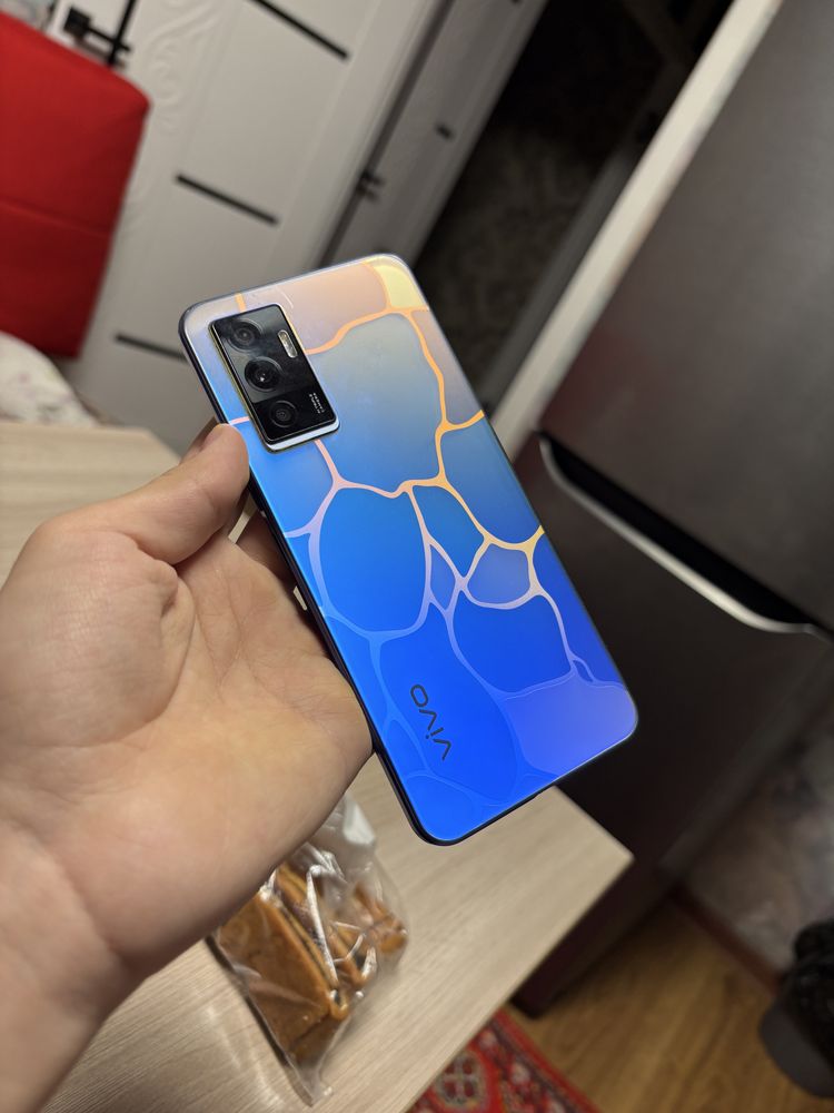 Продам смартфон Vivo v23e