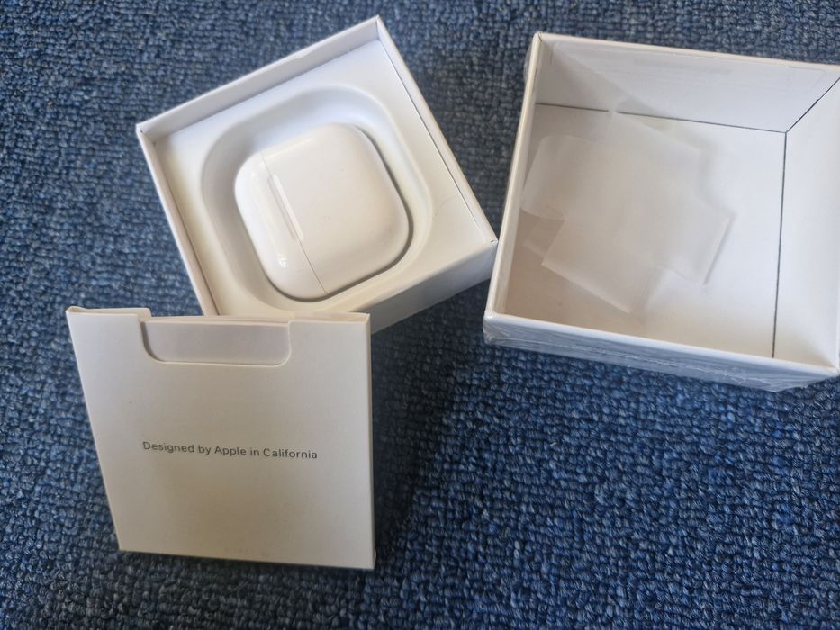Airpods 4 bluetooth naushnik