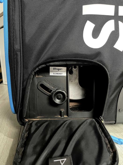 Vând mașină de aruncat mingi de tenis/padel Slinger Bag