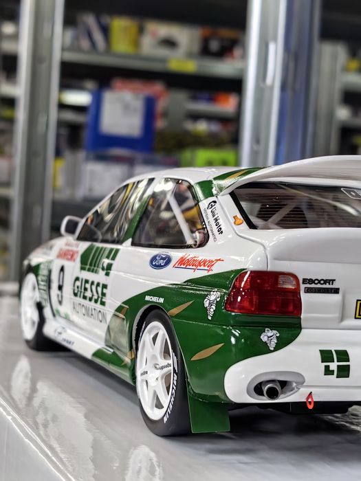 Продавам 1:18 Rally