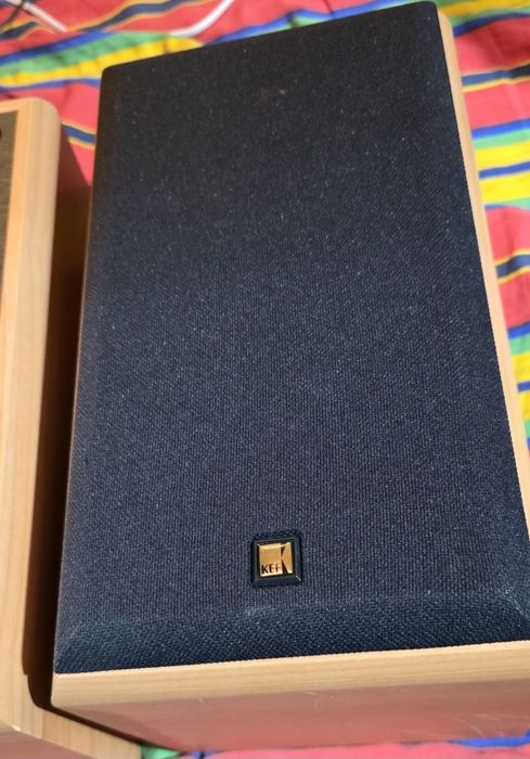 Vand boxe  de raft marca Kef