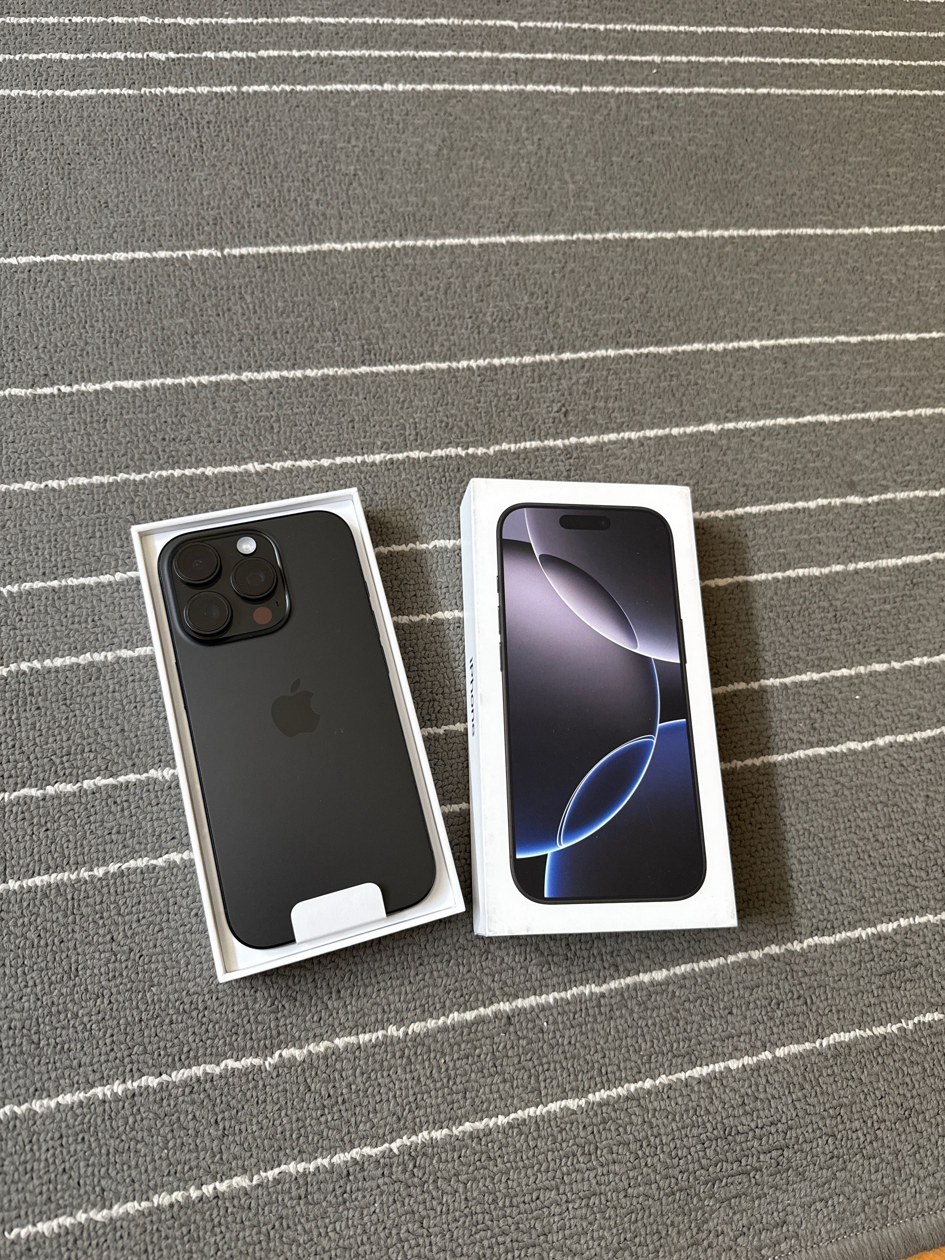Смартфон Apple iPhone 16 Pro, 512GB, 5G, Black Titanium