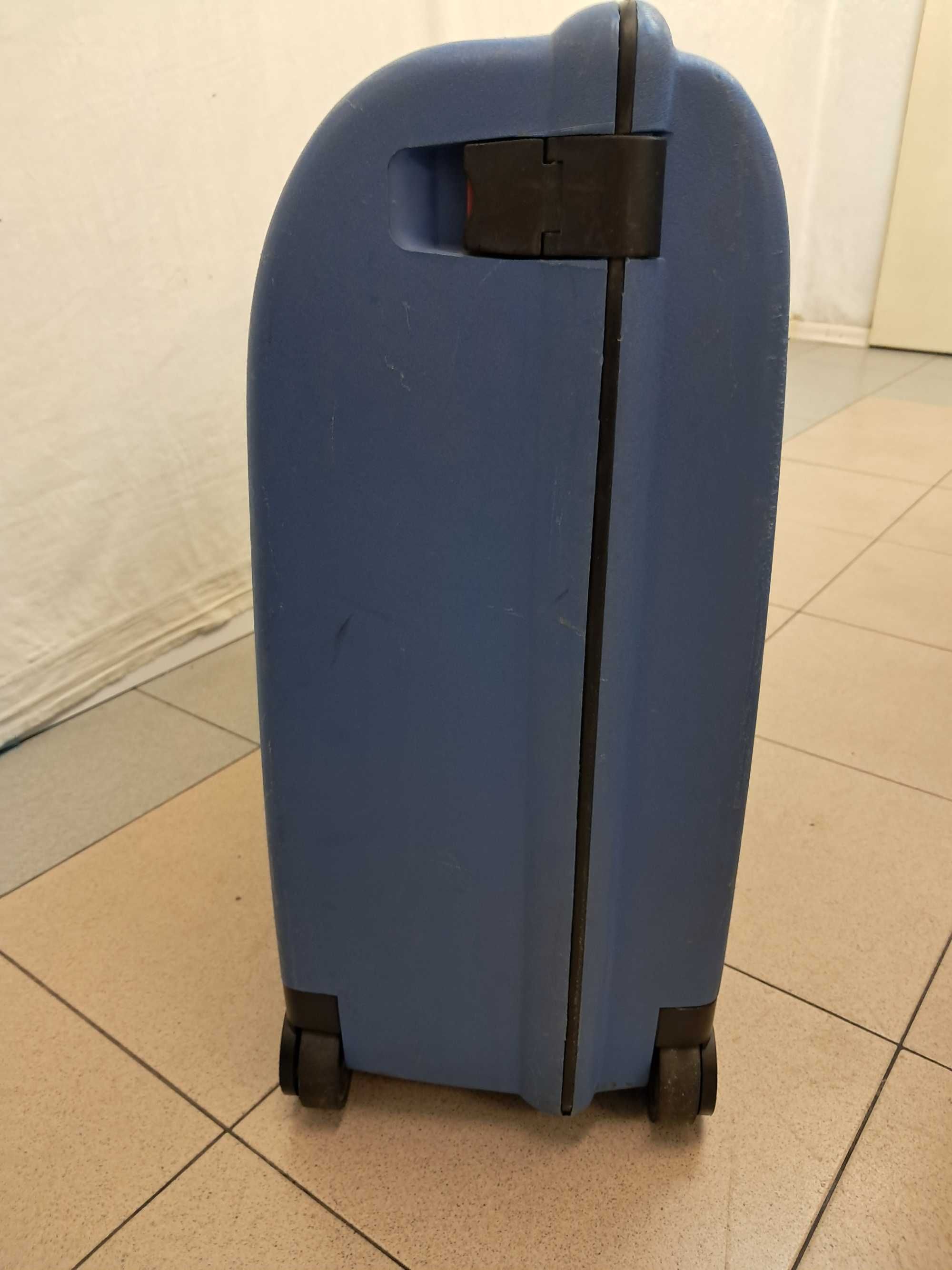 Продавам куфар ,Cartlon