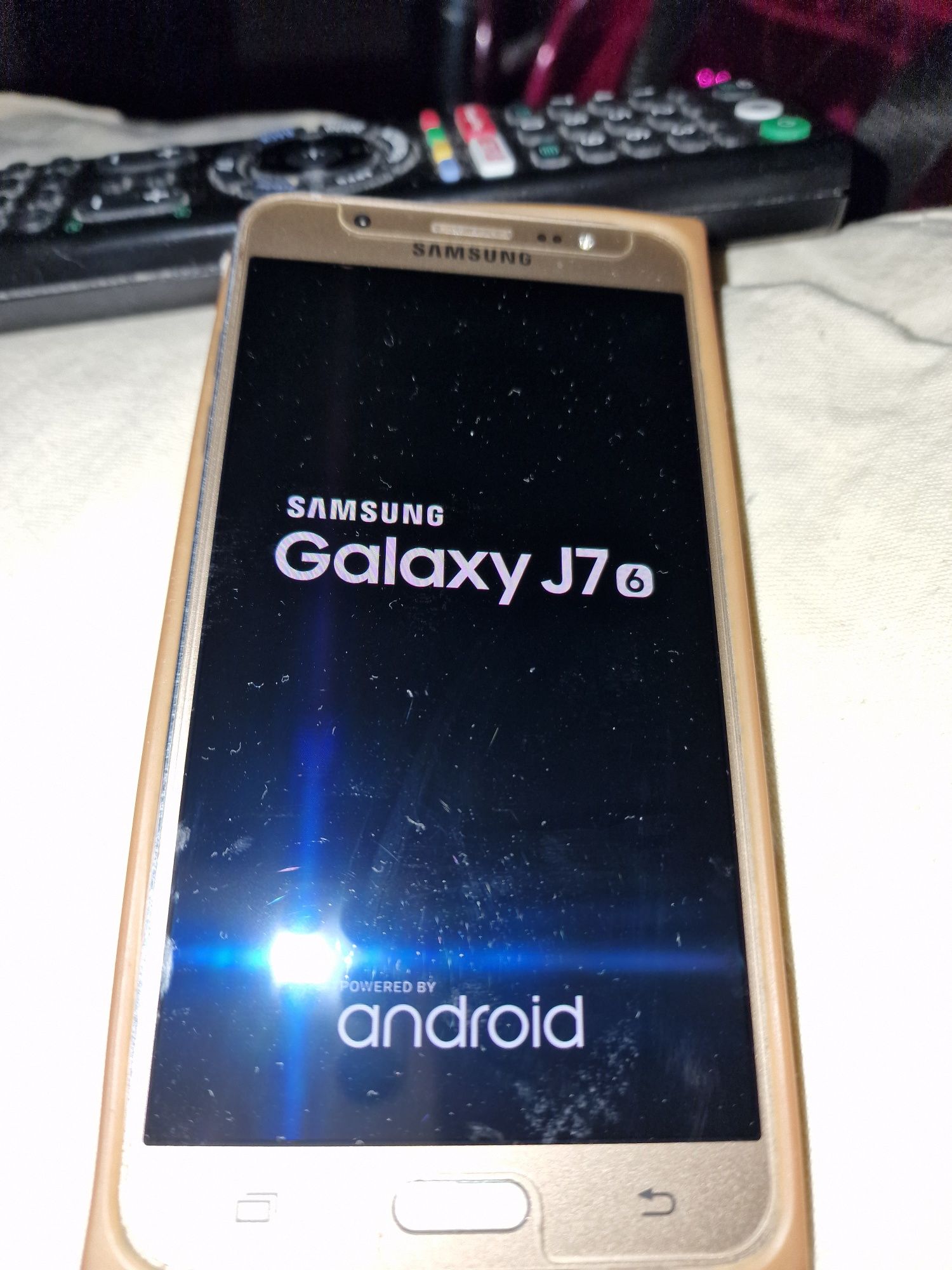 Телефон Самсунг Galaxy J7 (2016) gold