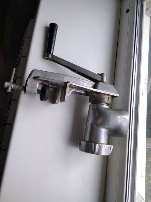 Ручная мясорубка-соковыжималка