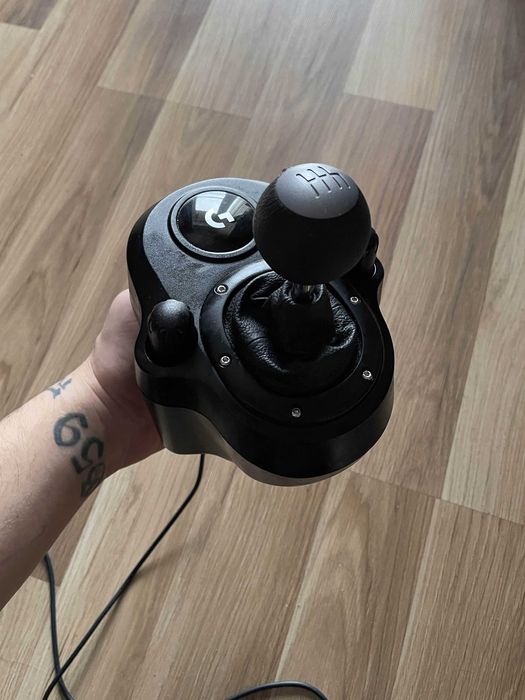 Volan Gaming Logitech G923 cu Schimbator Logitech - PC / Xbox