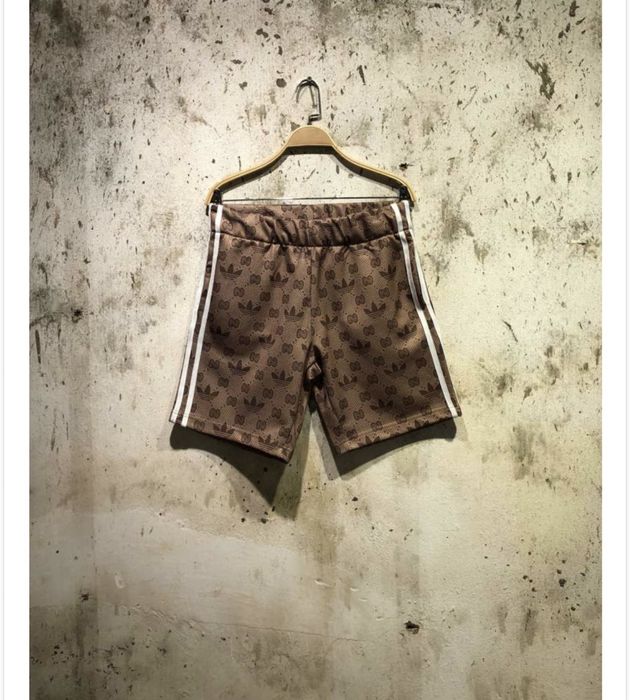 Pantaloni scurti adidas x gucci lichidare