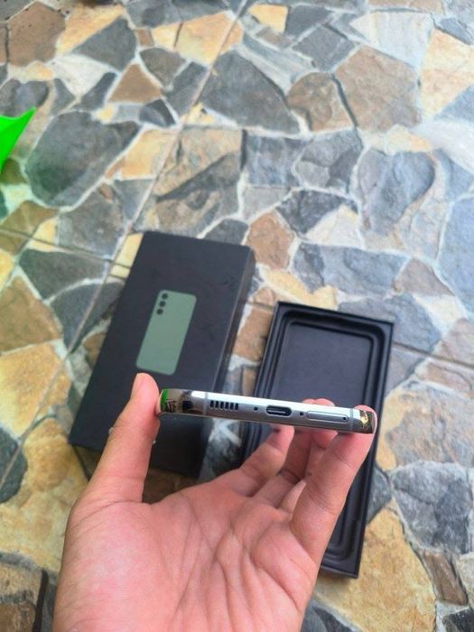 Samsung S23 PLUS de 256 GB ca NOU cu Garantie