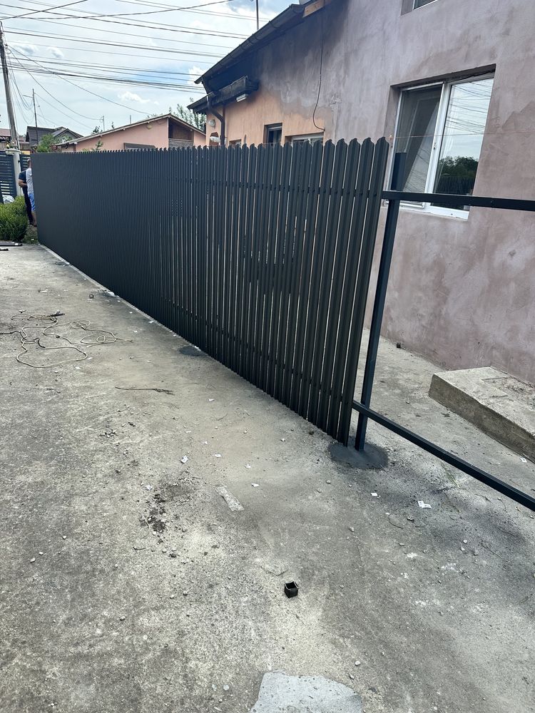 Construim garduri din sipca metalic plasa bordurata