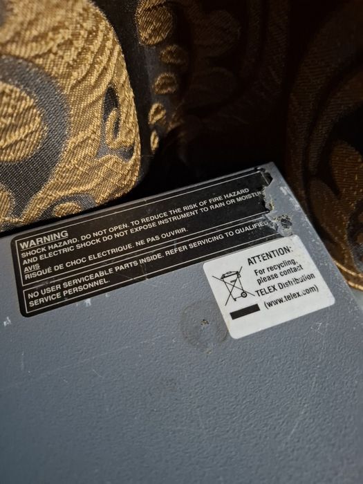 Продавам Професионален усилвател Electro-Voice P2000