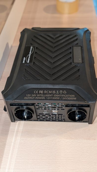 Invertor 12/24V cu undă sinusoidală pură