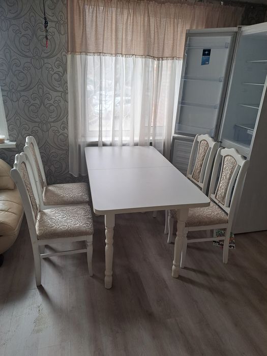 Стол и 6 шт стулья