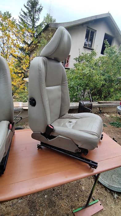 VOLVO XC90 Седалки предни и 2 задни светла кожа