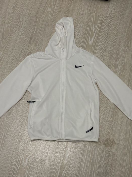 Ветровка Nike легкая
