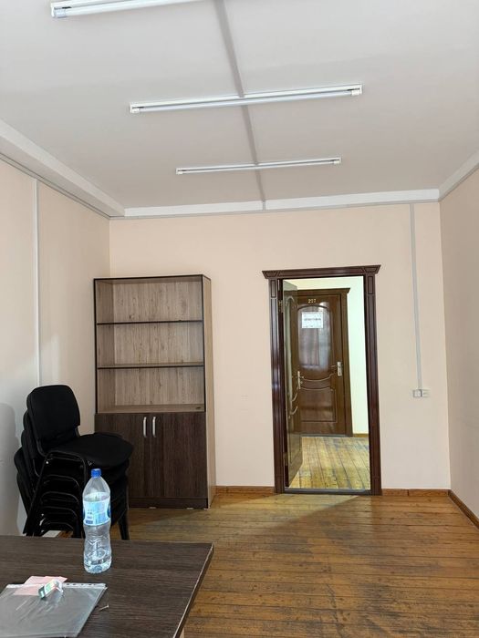 Мирзо Улугбек метро Буньодкор стадион 18м²32м²  1,2,3этажи  2линия