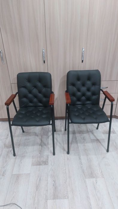 Стулья экокожа. В отличном состоянии.
