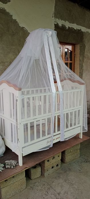 Детские кровать из дерева