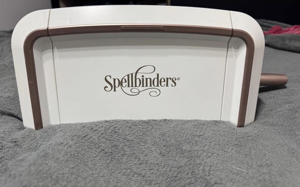 Продам ручную машинку для вырубки и тиснения Spellbinders Platinum