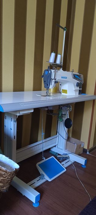 Швейная машинка MAKI