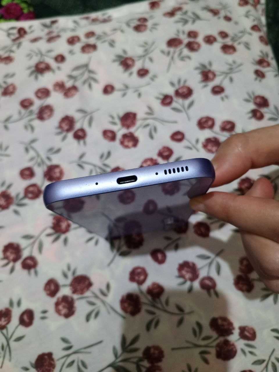 Samsung Galaxy A54 telefoni satiladi