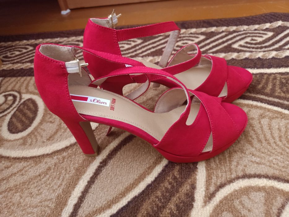 Продам босоножки