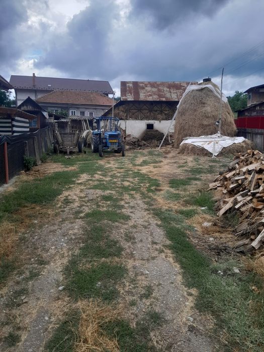 Casă bătrânească de vânzare