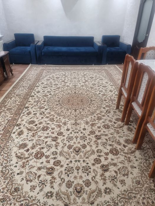 Срочно продам мягкую мебель .Диван два кресло!