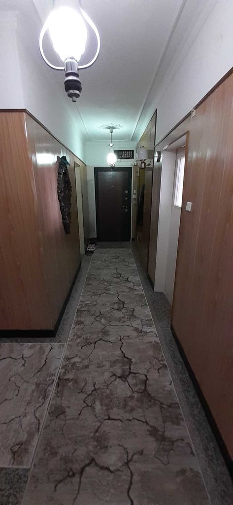 Продава се Многостаен апартамент в Първомай - 161 кв.м за 477 €/кв.м - Снимка #1