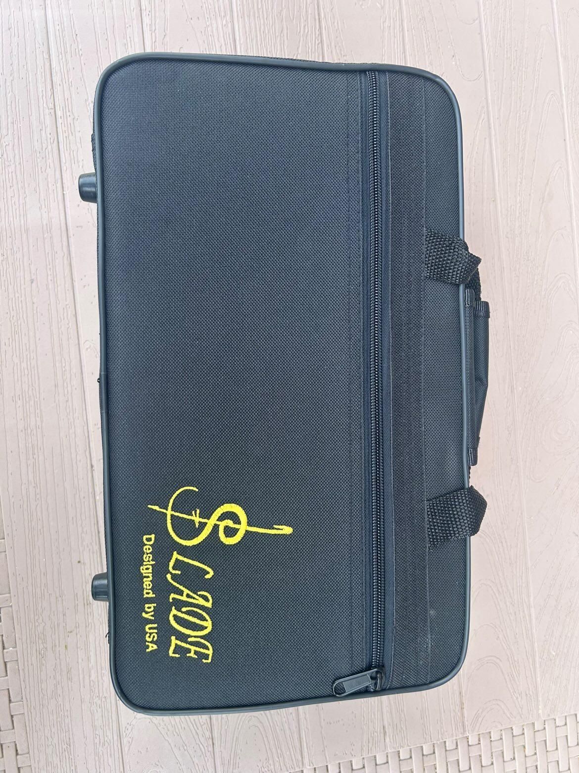 Продавам кларинет