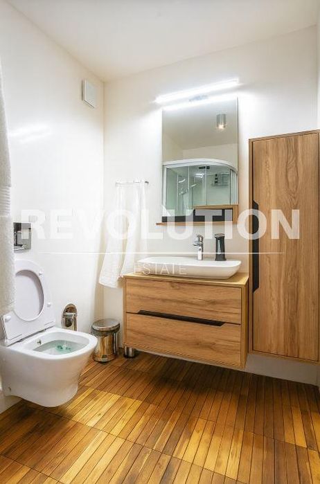 Тристаен апартамент в района на кк. Чайка!