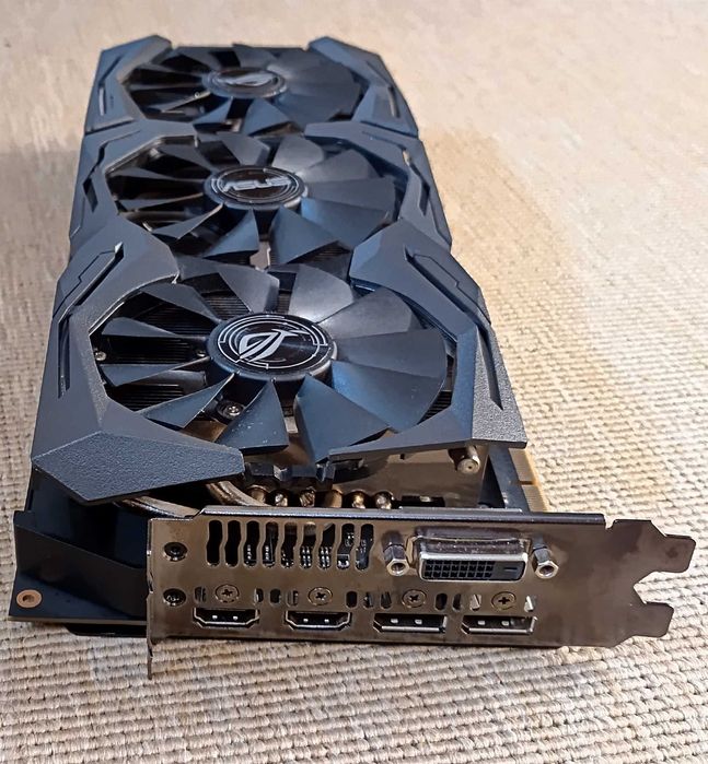 Placa video gaming Asus Strix RX Vega 56 8Gb la cutie