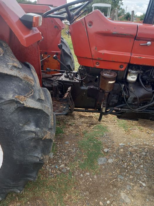 Vând tractor  Fiat  450