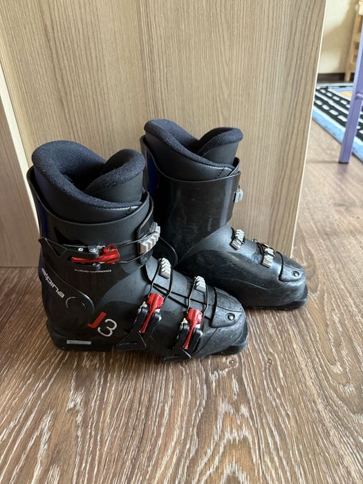 Продам детские лыжные ботинки