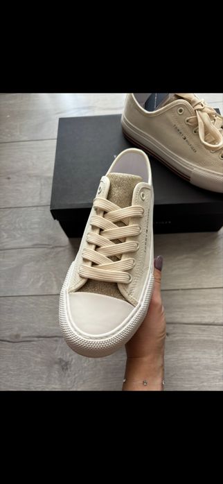 Нови Tommy Hilfiger бежови кецове 36 номер 23 см  90лв