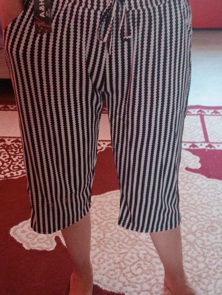 Pantaloni damă evazați 3 sfert
