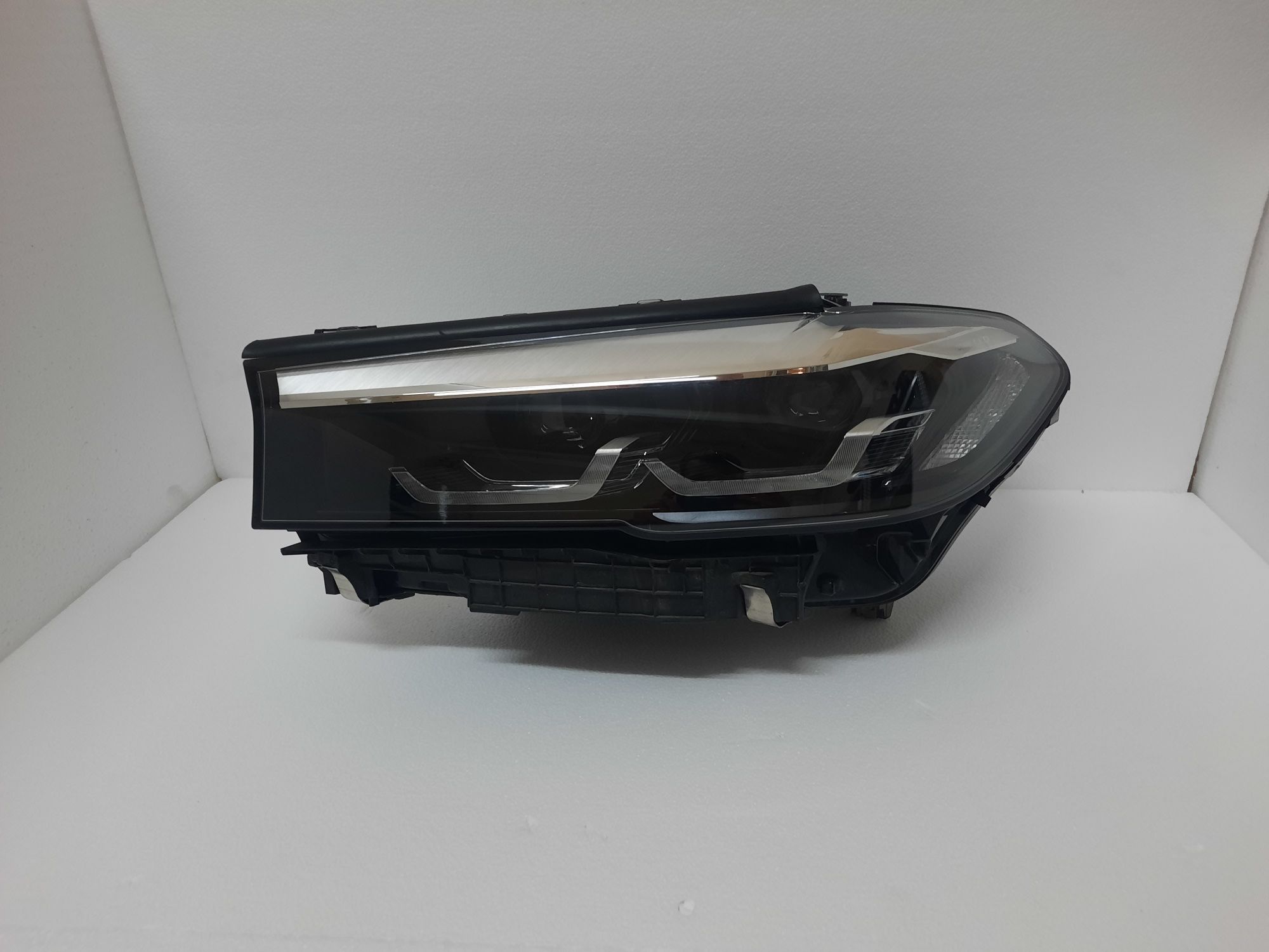 Far faruri bmw G30 G31 seria 5 LCI full led stanga 2020-2023